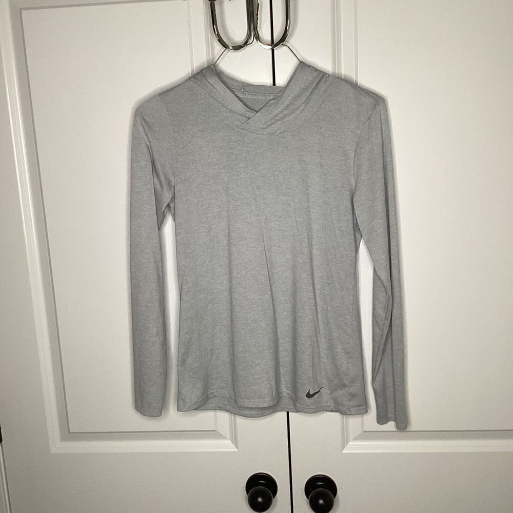 EUC Ladies Nike‎ Drifit Long Sleeved Hoodie